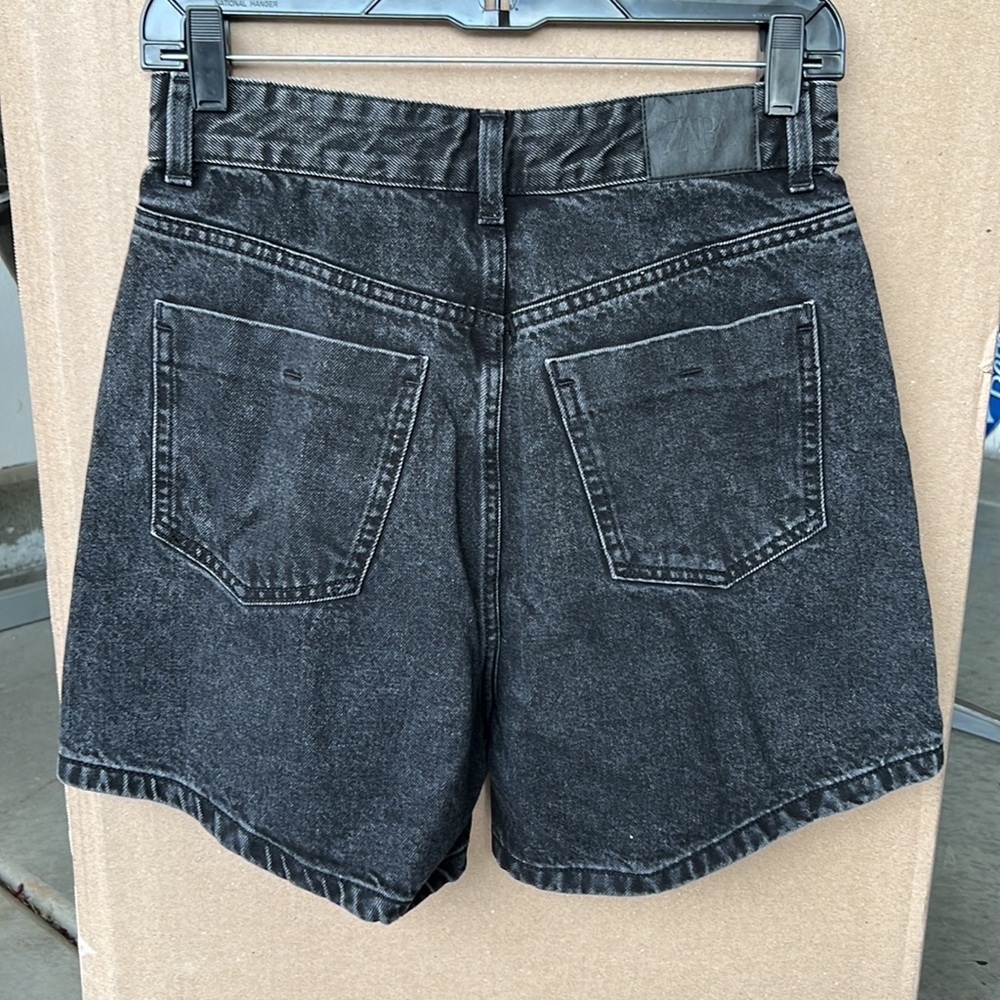 Zara High Rise Shorts - Picture 2 of 3